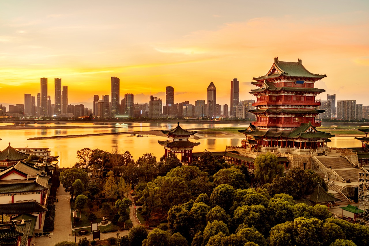 Between Promises and Performance: Tracking China’s Green Paradox